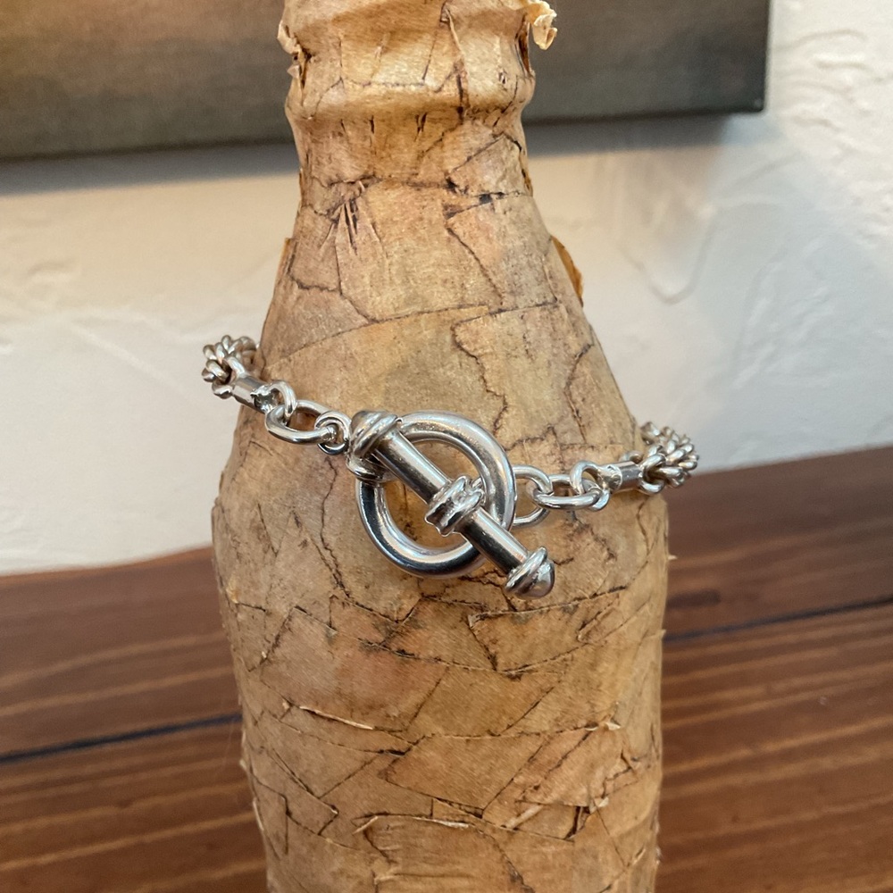 STERLING SILVER CHAIN BRACELET WITH TOGGLE CLOSURE